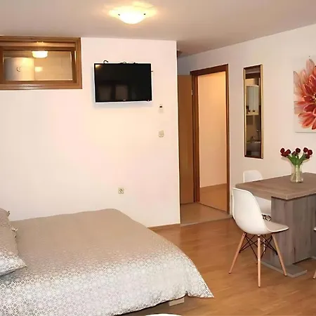 Apartamento Sunny And Suites 300 M From Town Hall *